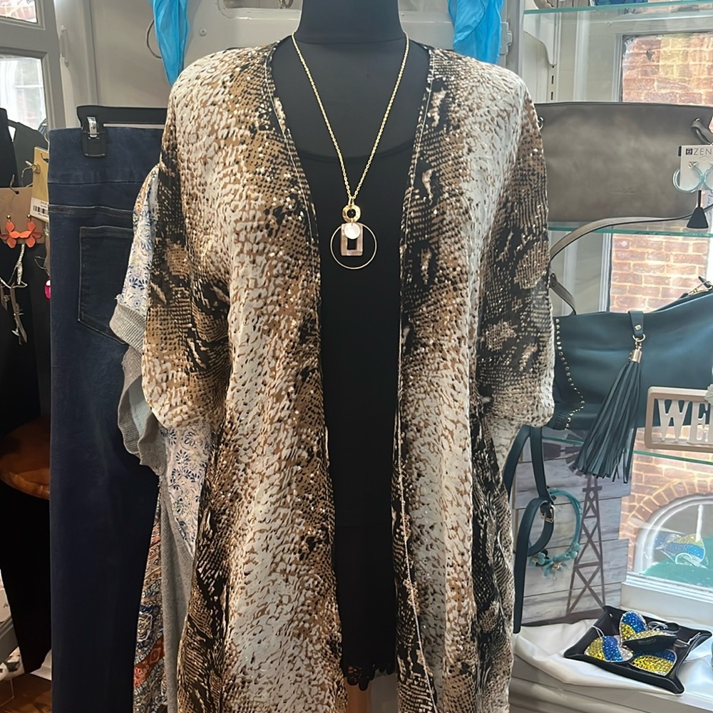 NWT. Snakeskin Animal Print Kimino/ Beach Coverup.